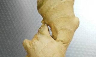 男子双手痛风似生姜 男子双手痛风似生姜